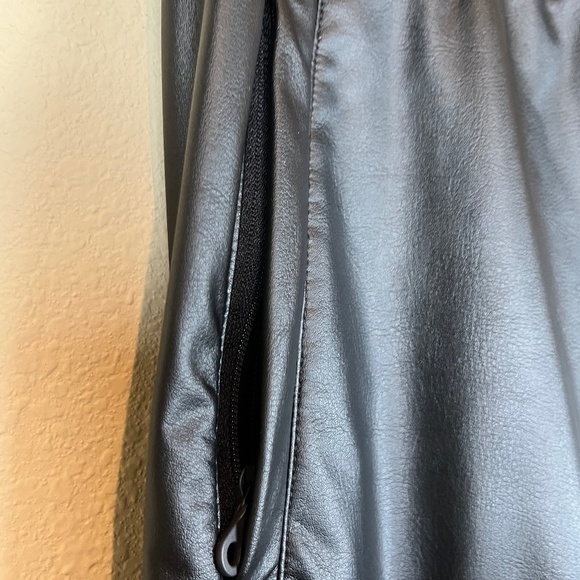 NWT Offline by Aerie Real Luxe Faux Leather Wide Leg Black Pants; Size S - Picture 4 of 8